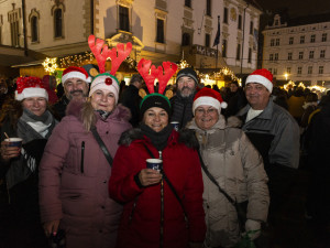 Rozsvícení stromu v Olomouci přilákalo davy. Jedle dostala jméno Perníček