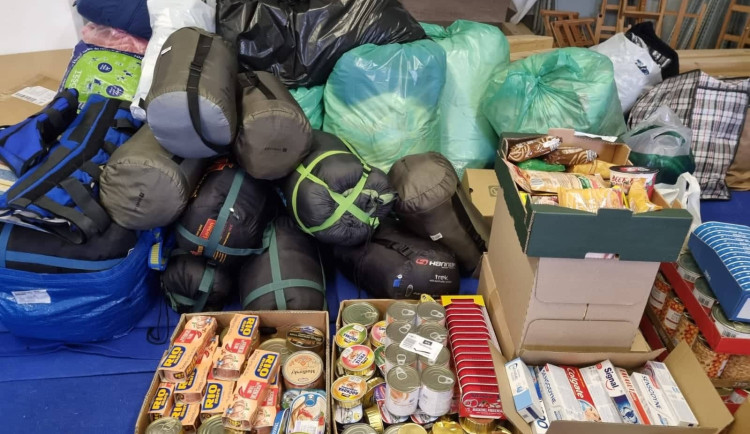 Sbírka pro ukrajinskou armádu v Uničově má i přes negativní reakce obrovský úspěch. Pokračuje v pátek