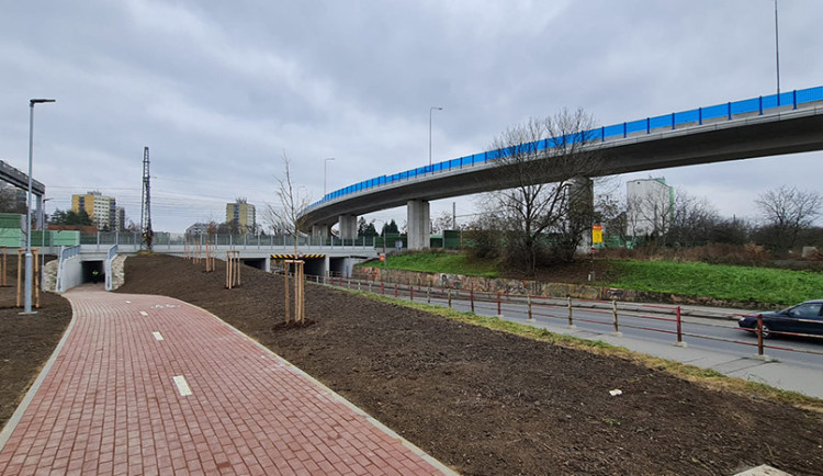 Dvě stě metrů cyklostezky za 29 milionů. Přerov pro kolaře překopal železniční koridor