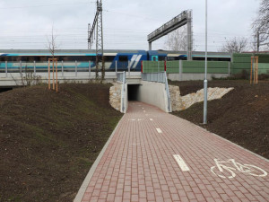Dvě stě metrů cyklostezky za 29 milionů. Přerov pro kolaře překopal železniční koridor
