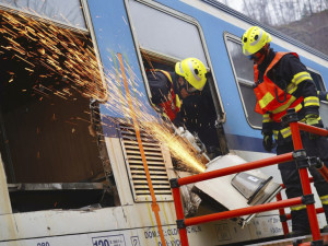 Vykolejený vlak a desítky zraněných. U Jívové proběhlo taktické cvičení