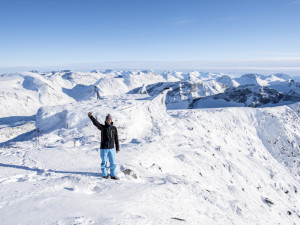 (NE)OBYČEJNÍ: S lokálním pivem na horské vrcholy. Cestovatel z Olomouce uvede novou knihu plnou zážitků