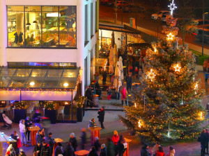 Langoše, burgery, punč i vyhlídkové kolo. Vánoční trh ve Zlíně stojí za návštěvu