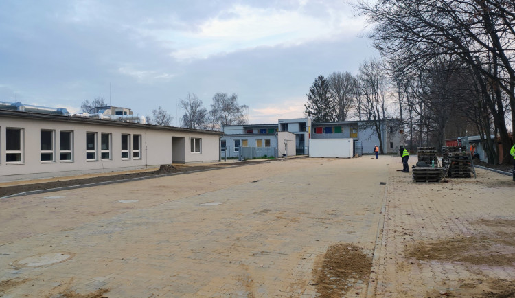 GLOSA: Kontroverzní obratiště a parkoviště u základní školy v Bohuňovicích