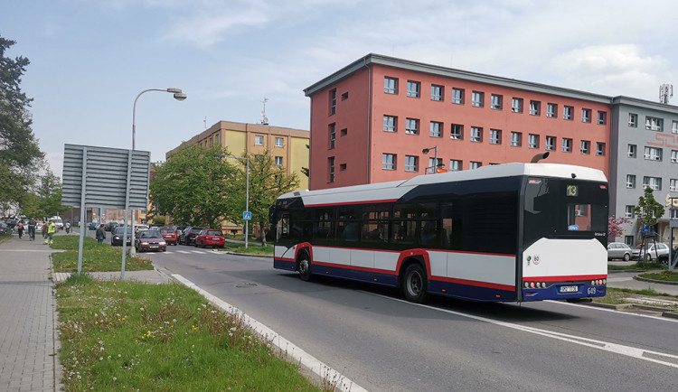Autobusy v Olomouci vyrazí podle nových jízdních řádů. Změna se dotkne dvacítky linek