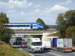 Cestující mezi Ostravou, Olomoucí a Prahou budou moct jet i vlaky railjet a InterJet