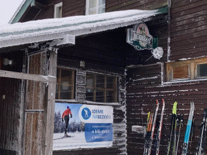 Lyžaři vyrazili do Jeseníků a Hrubé Vody. Na Dolní Moravě se zranila čtrnáctiletá snowboardistka