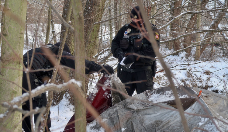 Hradečtí strážníci mají v hledáčku úkryty bezdomovců