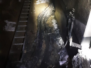 Čtyři jednotky hasičů likvidovaly požár trafostanice v Rokytnici. Škoda je pět milionů