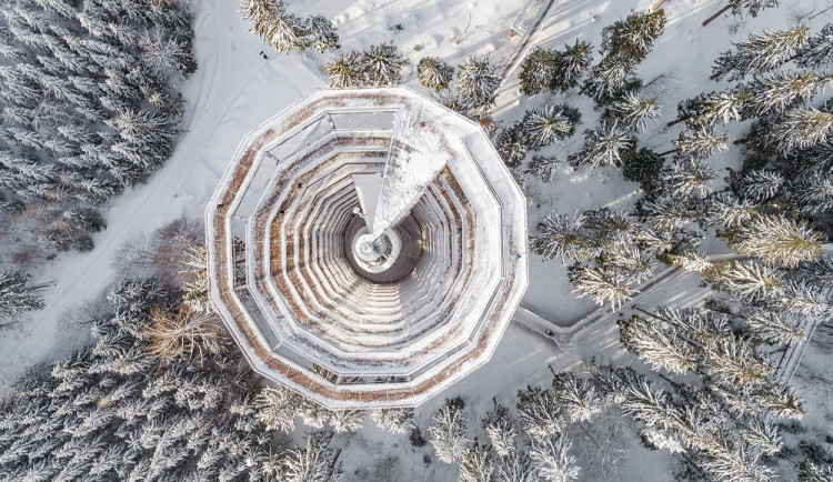 Vánoční Stezka korunami stromů zve na novoroční zvonění a čočkovou polévku zdarma