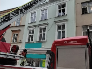 Ze střech v Olomouci, Přerově a Litovli hasiči odstraňovali rampouchy. Riziko poroste, přijde obleva