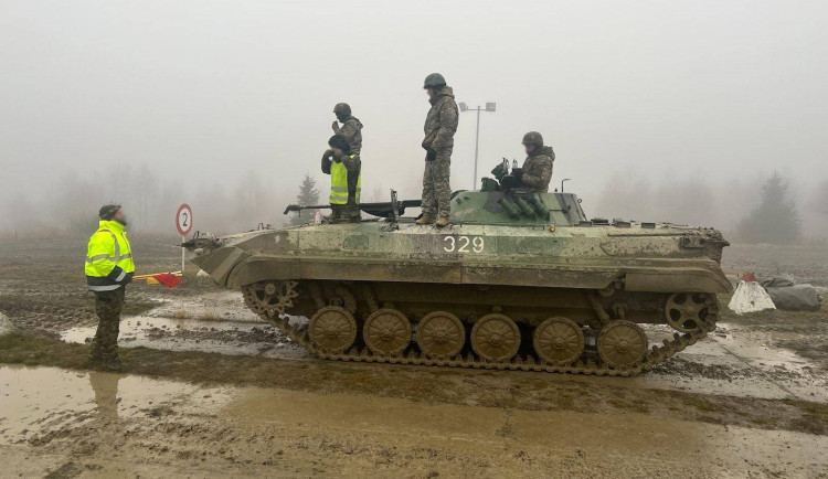 Na Libavé dnes skončilo první kolo výcviku ukrajinských vojáků. Vrací se do války proti ruskému agresorovi