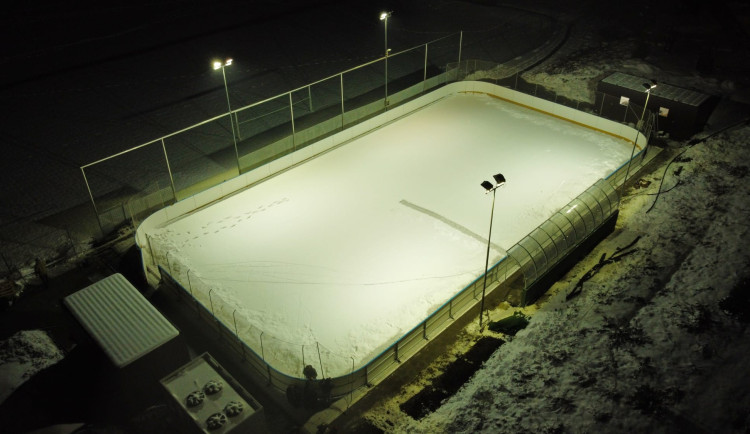 Ve Slatinicích bude otevřeno veřejné kluziště, stálo 12 milionů korun