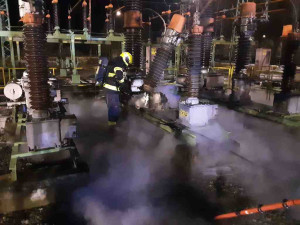 Na Štědrý den hasiči likvidovali požár kuchyně v Tučíně. V Drahotuších auto narazilo do domu