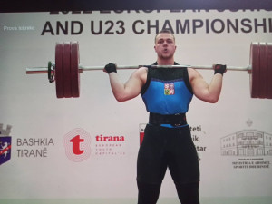 Arnošt Vogel z Haňovic vybojoval na mistrovství Evropy juniorů ve vzpírání bronz
