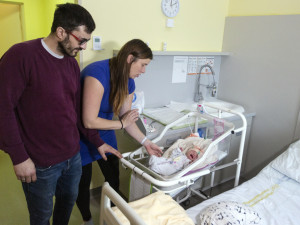 Anička z Jívové je prvním miminkem roku. Rodiče chválí personál šternberské porodnice