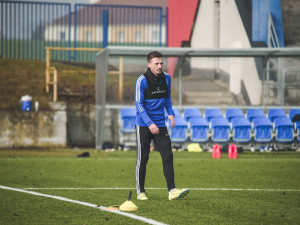 Novou tváří čtvrtého týmu soutěže je třiadvacetiletý záložník Jan Fortelný