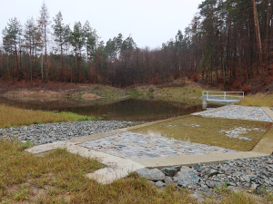 Vodní dílo na Valech u obce Podivice