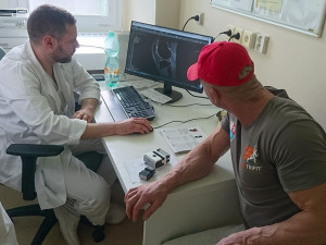 Patrik Šerý v ordinaci sportovního lékaře Jiřího Lošťáka