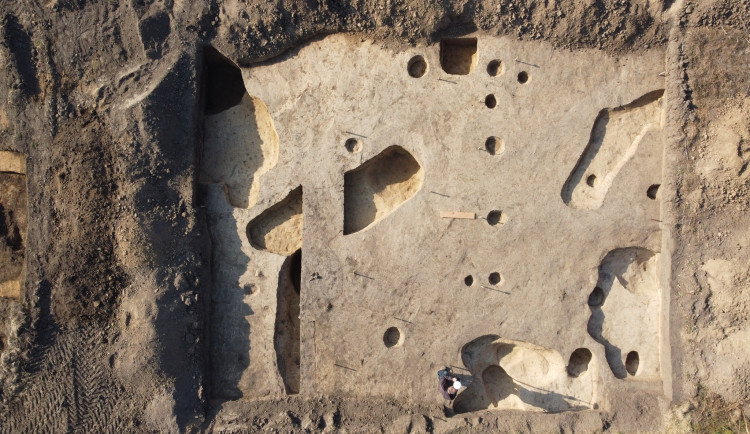 V Lešanech archeologové našli důkazy středověké vesnice, která předchází první písemnou zmínku o dvě stě let