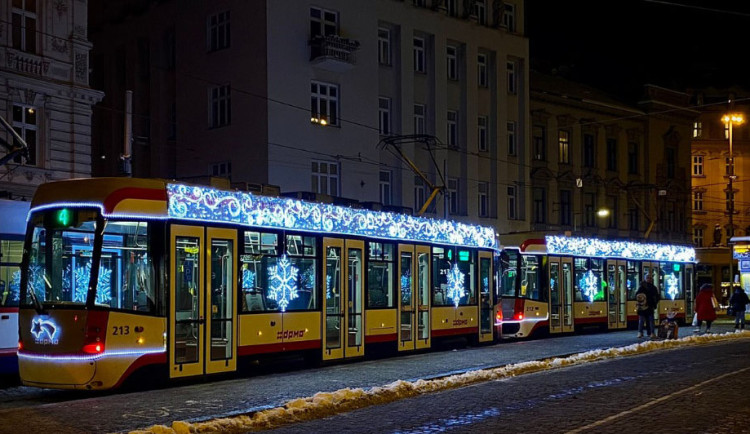 Vánoční tramvaj jezdí v Olomouci až do Tří králů