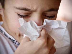 Epidemie respiračních infekcí v kraji neustupuje. Nemocnost vylétla o třetinu