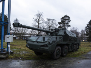 Samohybné houfnice Dana M2 ráže 152 mm dodává Excalibur Army i na Ukrajinu