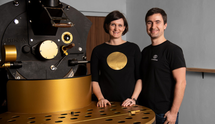 size3-16732578877994-241-adela-a-lukas-zugarovi