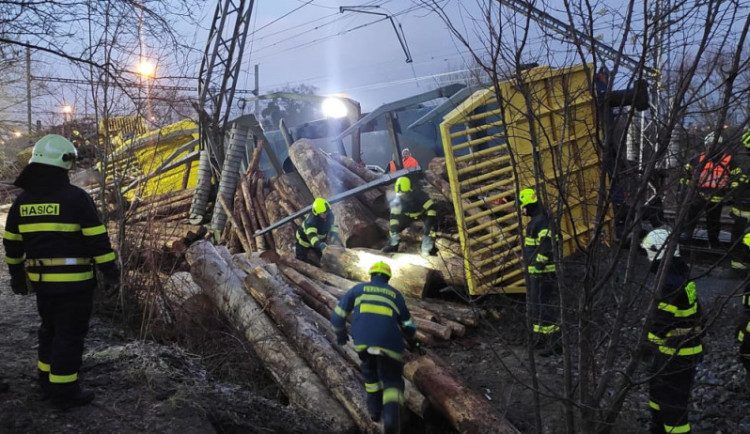 Střet nákladních vlaků u Přerova způsobil neproškolený strojvedoucí. V době školení pilotoval letadlo