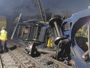 Střet nákladních vlaků u Přerova způsobil neproškolený strojvedoucí. Místo výcviku pracoval jako pilot letadla