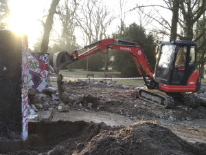 Do Šneka v olomouckém parku se pustily bagry. Roky přitahoval vandaly i narkomany