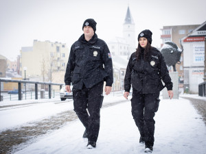 Policie ČR nabízí jistotu platu a místa mužům a ženám v produktivním věku