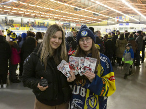 Stříbrní borci z Přerova ovládli rodný zimák. Pro podpis a fotku si přišly stovky fanoušků