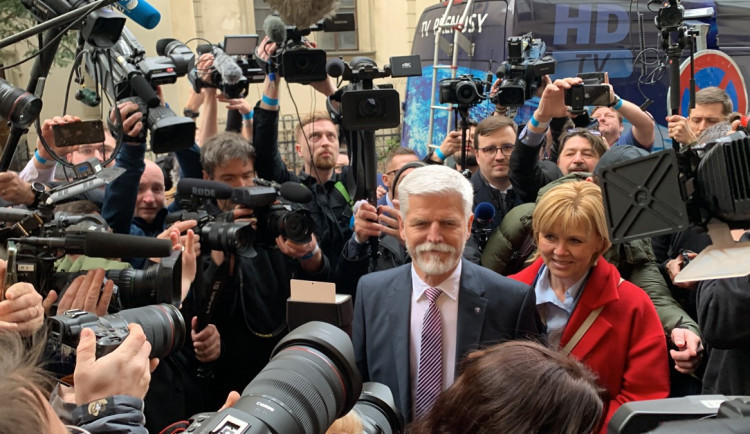 Je sečtena čtvrtina okrsků. Vede Andrej Babiš před Petrem Pavlem