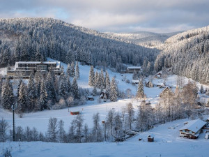 Lyže, termální bazény, saunové rituály i frgál, vyrazte na dovolenou do Velkých Karlovic