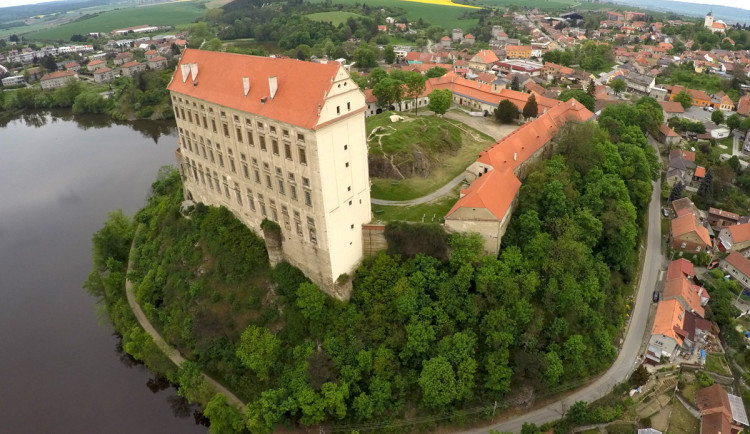 Vědci s drony natáčeli plumlovský zámek. Následně vytvořili unikátní 3D model