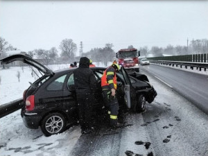 Do Olomouckého kraje se vrátila zima. Na hory vyrazili lyžaři, kvůli novému sněhu se stalo mnoho nehod