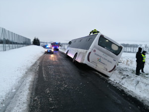 Do Olomouckého kraje se vrátila zima. Na hory vyrazili lyžaři, kvůli novému sněhu se stalo mnoho nehod