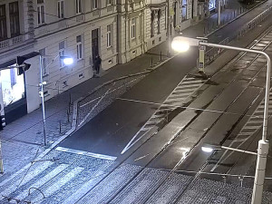 VIDEO: Spícího muže obral v centru Olomouce o mobil. Policie žádá veřejnost o pomoc