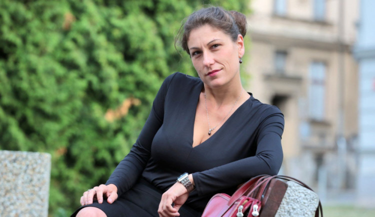 size3-size4-size4-16716265243231-139-konecne-si-zaciname-uvedomovat-rizika-souvisejici-s-cinou-rika-poslankyne-eva-decroix