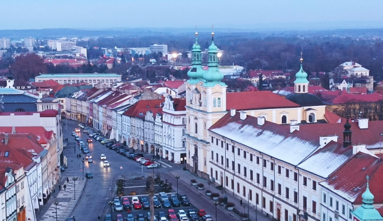 Dotace na hradecký fotbalový stadion není ztracena, soud se postavil za město