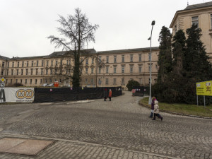 Loučení s nejstarší budovou olomoucké nemocnice. Nahradí ji superpavilon za čtyři miliardy