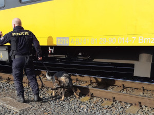 Provoz vlaků mezi Přerovem a Bohumínem omezil anonymní telefonát o uložení bomby