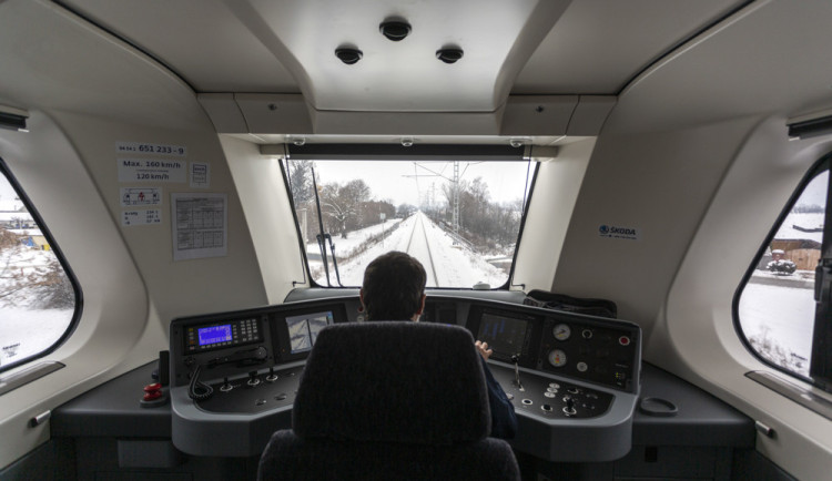 Nájezd RegioPanterů: v Olomouckém kraji začnou letos jezdit dvě desítky moderních vlaků