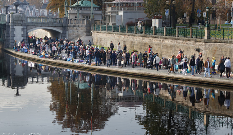 Je tu opět hradecké nedělní Nábleší, sraz je pod Pražským mostem