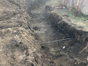 Dělník překopl krumpáčem vysokonapěťový kabel. Přes pět tisíc domácností ze Šternberka bylo bez elektřiny