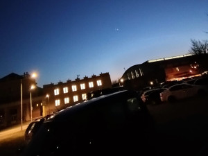 Lidé fotografovali nevšední úkaz nad Olomoucí, konjukci Venuše a Jupiteru. Vidět bude i dnes večer