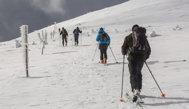 Na horách připadlo dalších třicet centimetrů sněhu, roste riziko pádu lavin