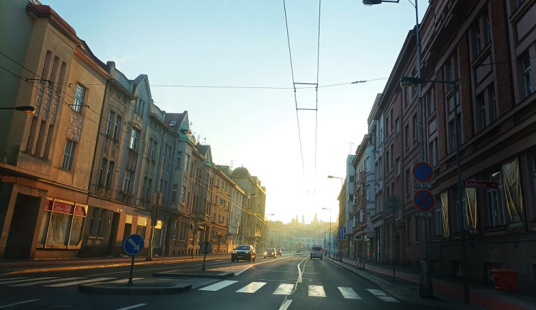 Hradec šetří na žárovkách, dostane se i na malý okruh