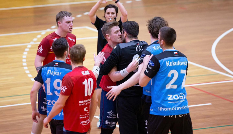 Dotace zamíří za jičínskými florbalisty i házenkáři